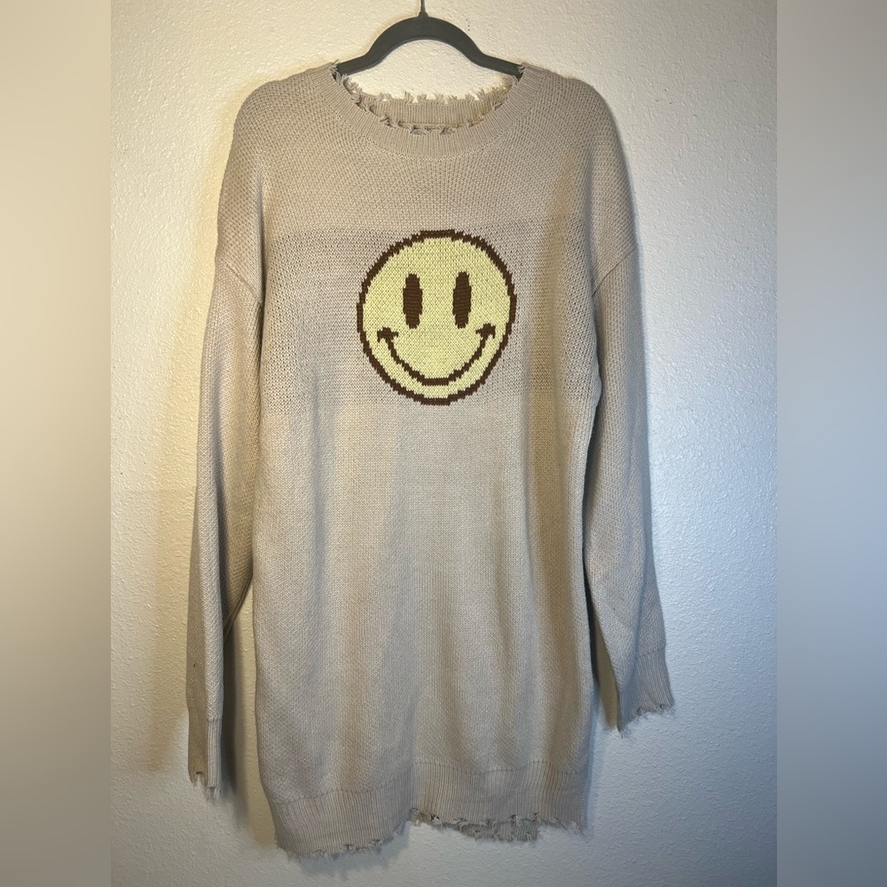 Chic Beige Long Sleeve Dress with Smiley Face - Picture 3 of 4